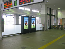 北習志野駅（70インチ 自立型）